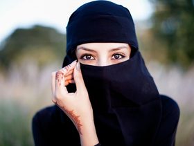 في اليوم العالمي للمرأة نساء عربيات لمعن في العالم
