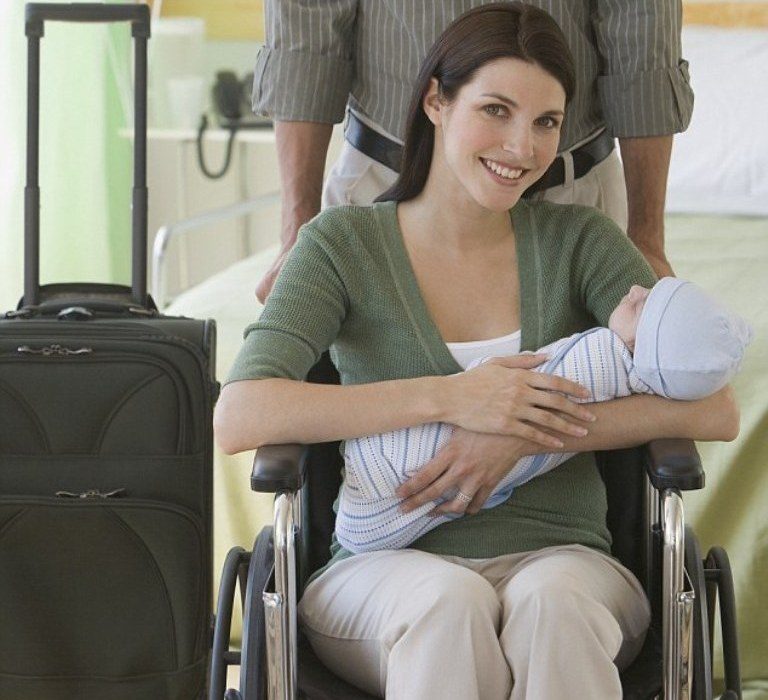 نصائح للحفاظ على سلامة المولود الجديد عند الخروج من المستشفى