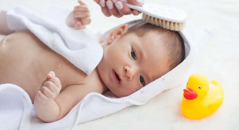 تبحثين عن فرشاة شعر لطفلك الرضيع.... هذه هي الأنسب