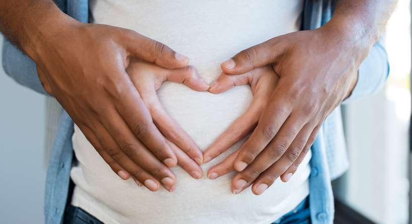 فوائد التقبيل على الحمل والجنين