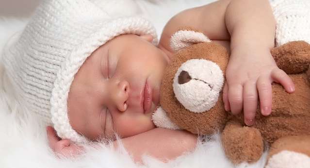 عدد ساعات نوم الرضيع