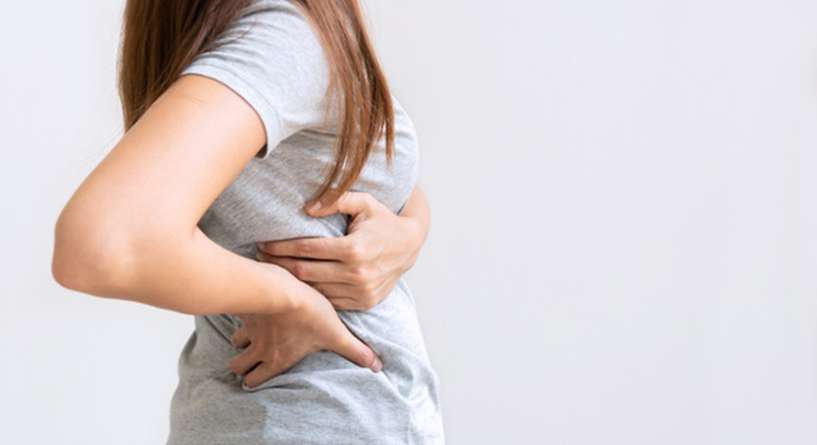 أسباب ألم الكلى المفاجئ واهم الأعراض وطرق العلاج