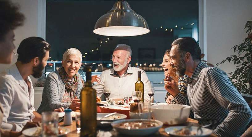 قصص مشاكل اهل الزوج وخطوات تفاديها
