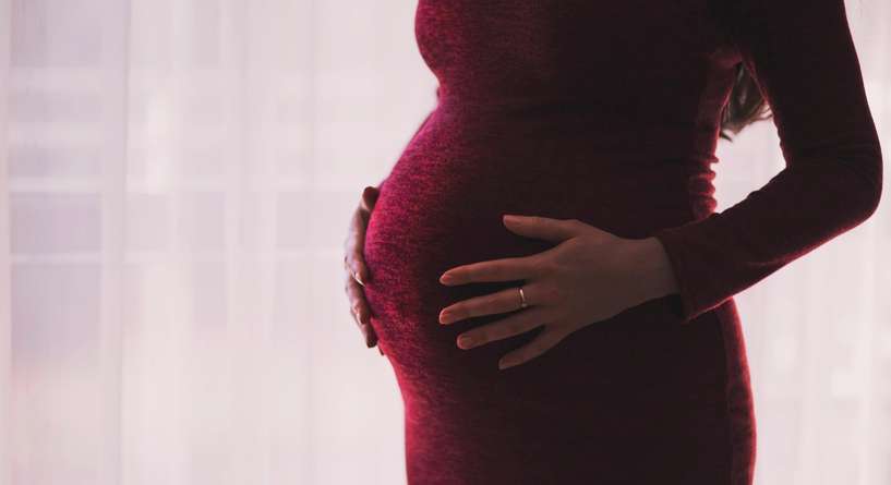 تجارب الحوامل مع زيادة ماء الجنين في الشهر التاسع