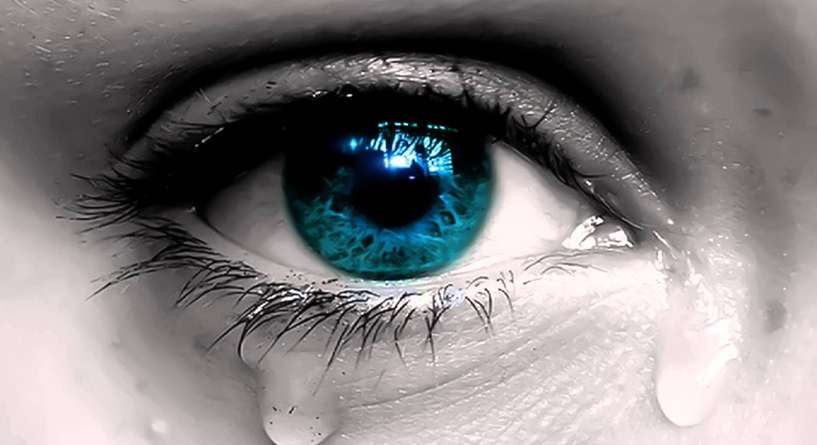 ما هي التفسيرات النفسيّة للبكاء في الحلم؟