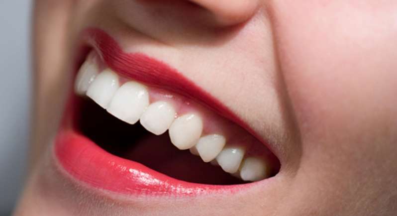 تحليل الشخصية من خلال شكل الأسنان الأمامية