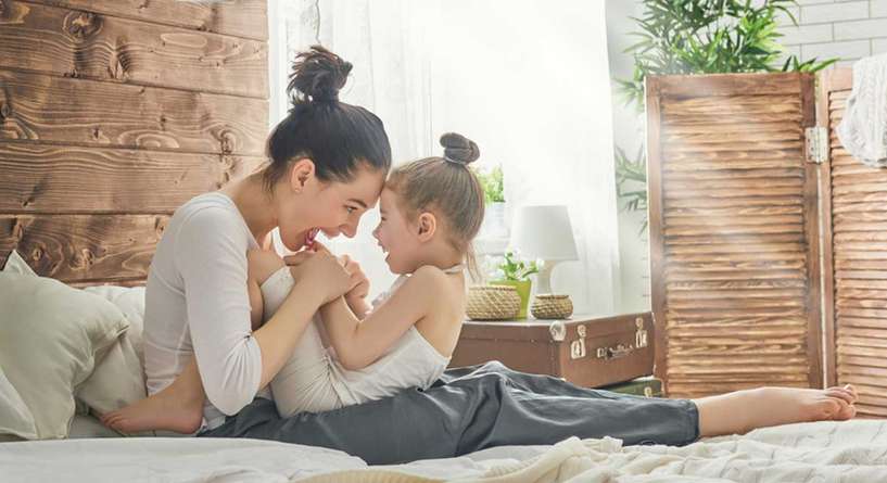 عادات اسرقيها من طفلك لكي تكوني سعيدة
