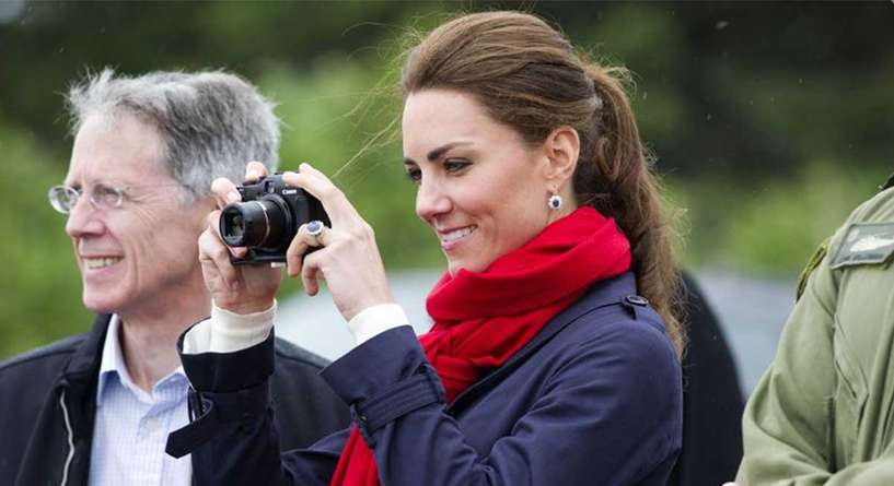 لهذا السبب تصر كيت على تصوير طفليها بنفسها