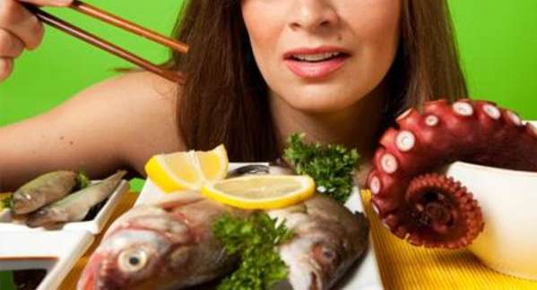 8 أطعمة تسبب رائحة جسم كريهة