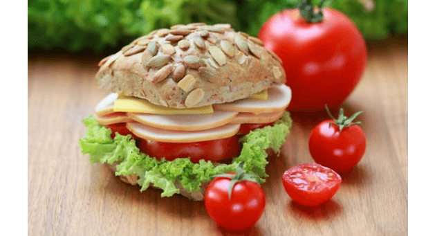 كيف تُغنين غذاء طفلكِ بالبروتين؟