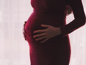 الحمل في الشهر الثامن وحركة الجنين