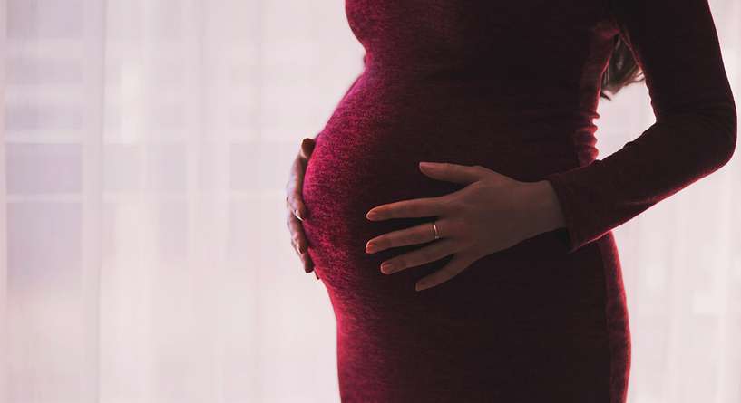 الحمل في الشهر الثامن وحركة الجنين