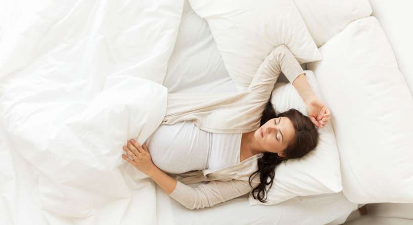 هل كثرة النوم من علامات الحمل بولد؟