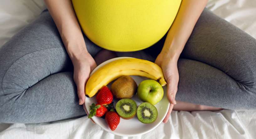 حجم طفلك خلال كل شهر من الحمل مقارنةً بالخضار والفاكهة
