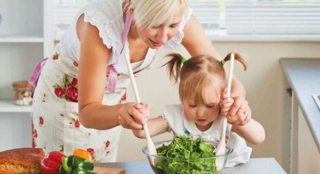 نصائح لتعليم الاطفال الطبخ