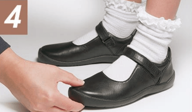 خطوات ضرورية يجب القيام بها قبل شراء أي حذاء للطفل