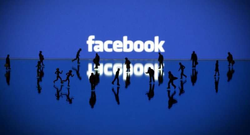 هل اثر فيس بوك سلبي ام إيجابي على المستخدم؟