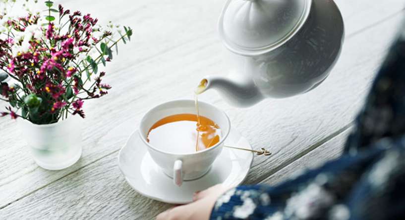 هل يؤثر الشاي على الدورة الشهرية وما فوائده واضراره على الجسم؟