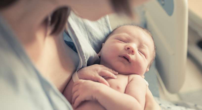 دراسة جديدة تكشف عما إذا كان فيروس كورونا ينتقل عبر الولادة القيصرية