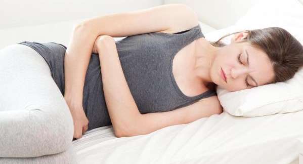 علاج الم البطن بالاعشاب