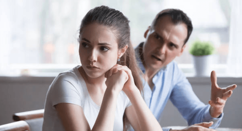 هل الرجل يحب المرأة التي تتجاهله
