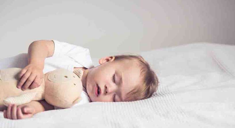 اسباب كثرة نوم الطفل الرضيع