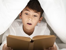 اكتشفي ما فوائد قصص قبل النوم للاطفال سن 6 وكيفية اختيارها!