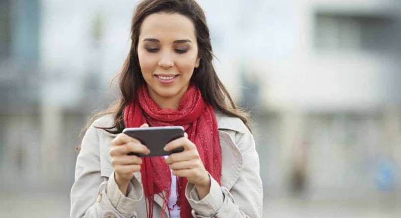 كيفية جعل شاشة الايفون تضيء لدى حمل الهاتف