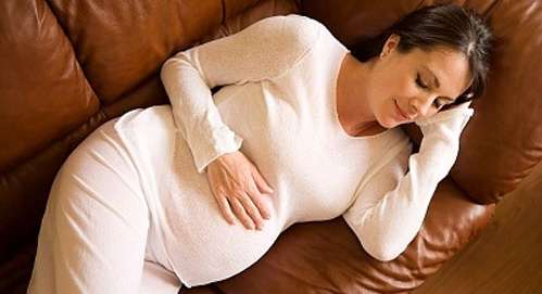 الحمل ومراحل نمو الجنين في الأسبوع الثامن والعشرين