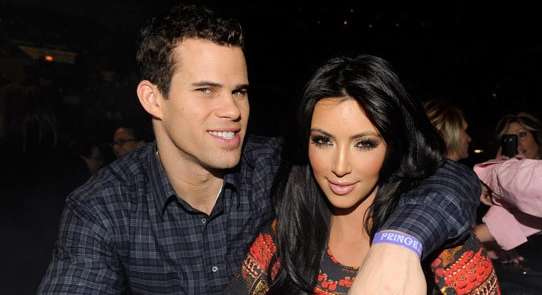 كيم كارداشيان تخرج من القفص الذهبي