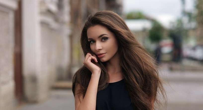 هل امرأة برج الدلو جميلة