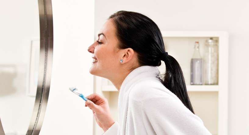 6 أخطاء شائعة خلال تنظيف الأسنان
