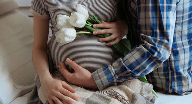 فوائد الجماع للمرأة الحامل| أسباب لممارسة الجنس خلال الحمل