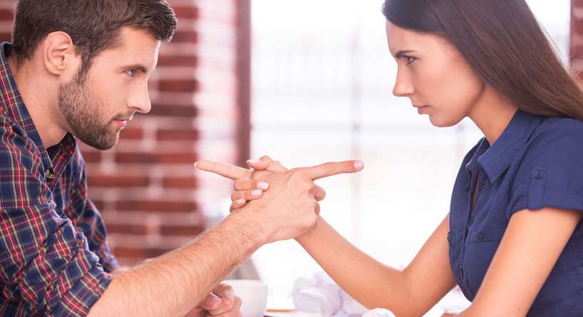 أخطاء شائعة يرتكبها كل برج في علاقته مع الشريك