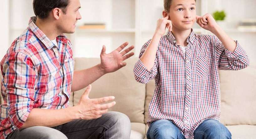 علامات تكشف عن وجود مشاكل في حياة المراهق
