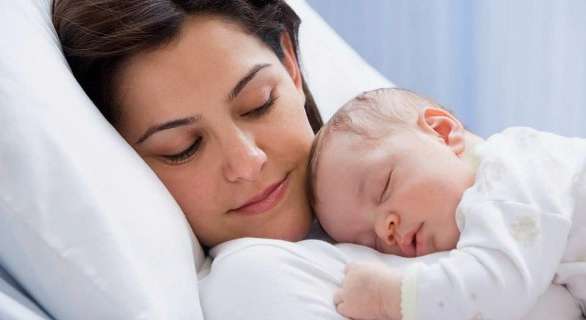 فوائد حليب الام للطفل