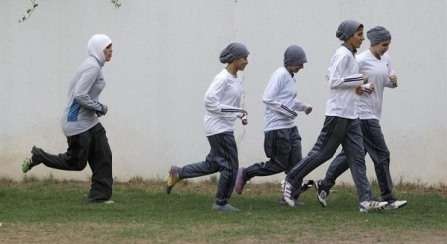 السعودية تسمح للفتيات بممارسة الرياضة في المدارس