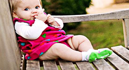 متى يجلس الطفل | مراحل نمو الطفل الرضيع
