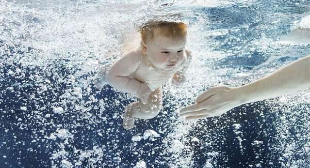 السباحة عند الاطفال