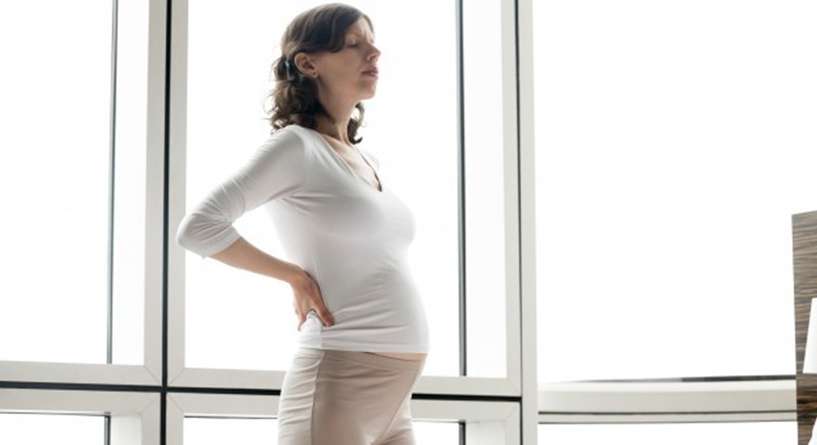 هل تنزل افرازات بنية في بداية الحمل 