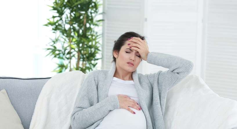 اسباب صداع بداية الحمل وطرق العلاج