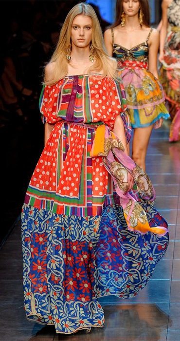 هكذا تختارين الفستان الطويل بالصور