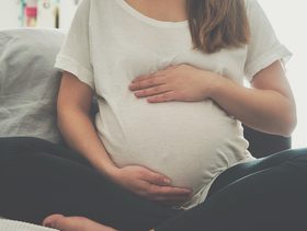 لماذا يموت الطفل في الشهر الثامن وما سبب الولادة المبكرة؟