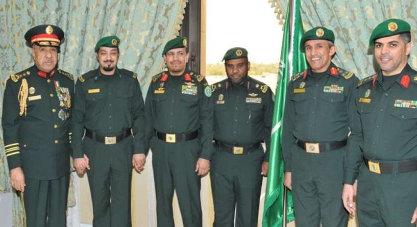 صورة امرأة في صفوف الحرس الملكي السعودي تثير الجدل