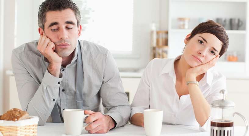 مواقف مضحكة تواجهها المرأة التي يكبرها زوجها ب10 سنوات