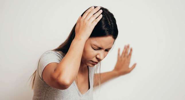 اعراض ضعف النظر والدوخة والعلاج
