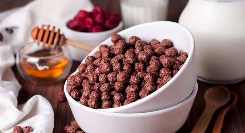 خصائص مهمة عند اختيار رقائق الفطور للطفل
