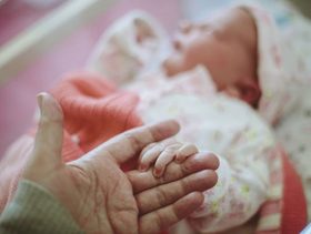 نصيحة لحماية بشرة المولود من التشقق