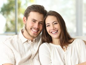 كيفية استخدام قلم تبييض الاسنان