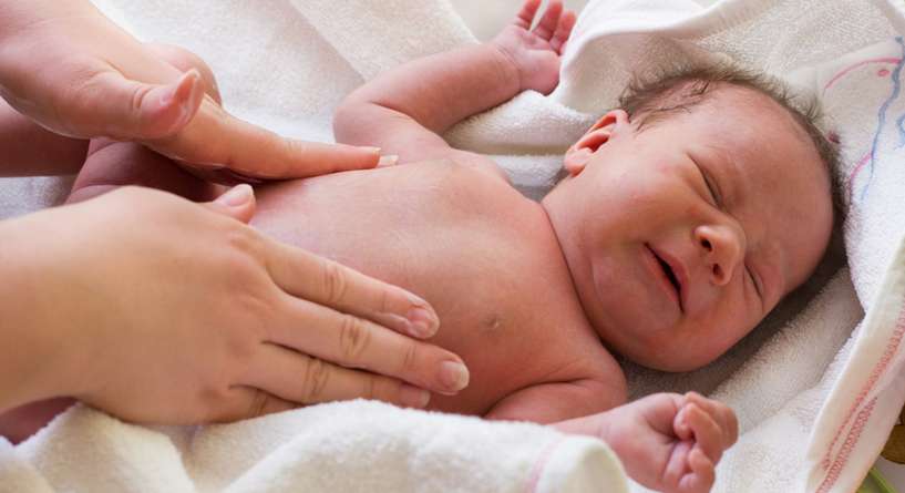 طرق علاج المغص للرضع في المنزل 